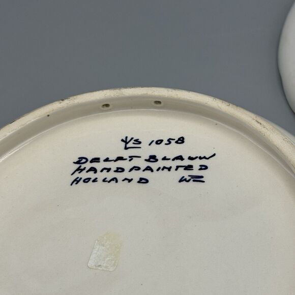 Vtg Pair Round Delft Blue Holland Wall Hangings Hand Painted Flowers Birds 1058 - Picture 8 of 9